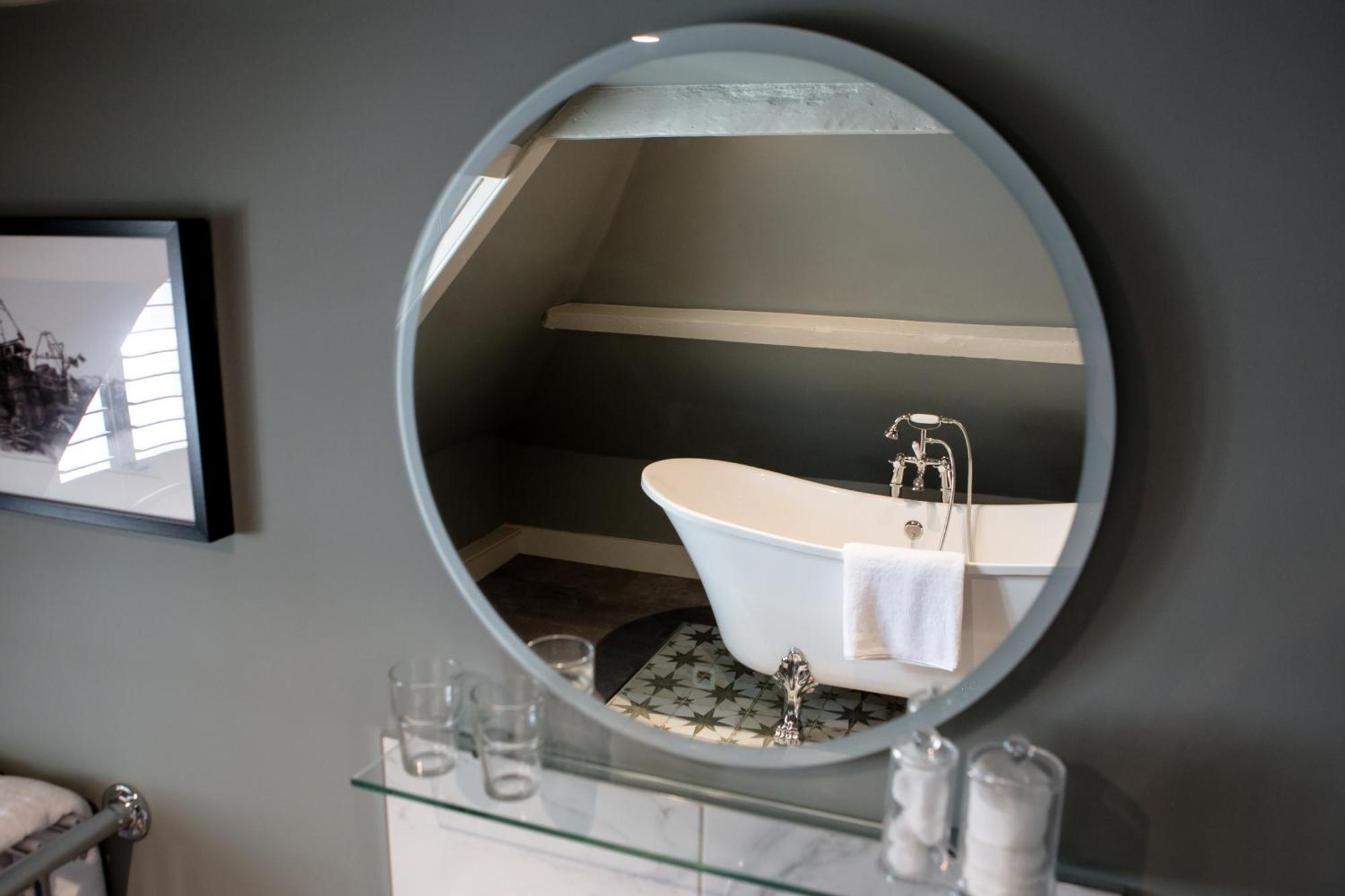 Deluxe Double Room Bath