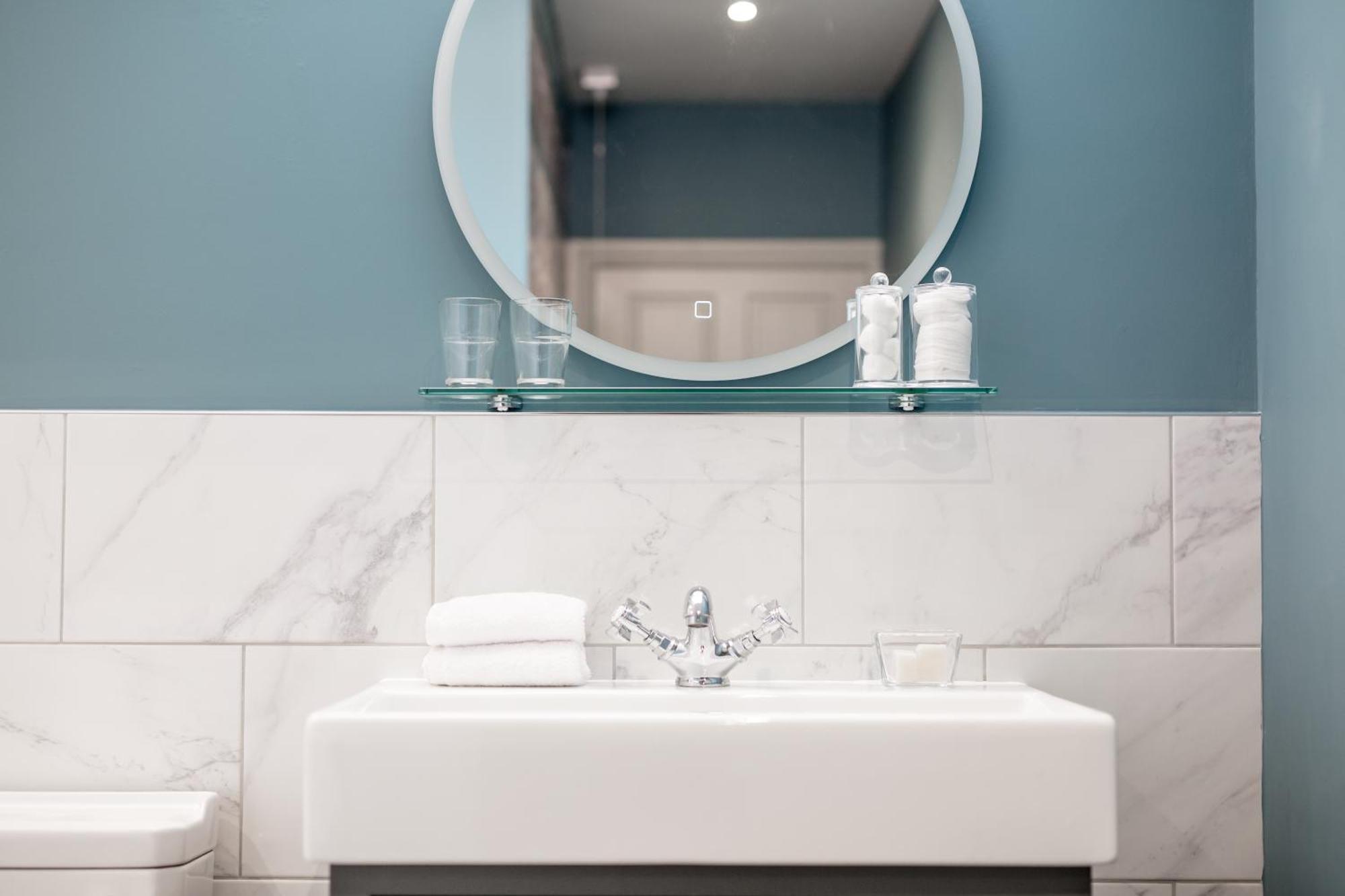 Double Room Private Bathroom