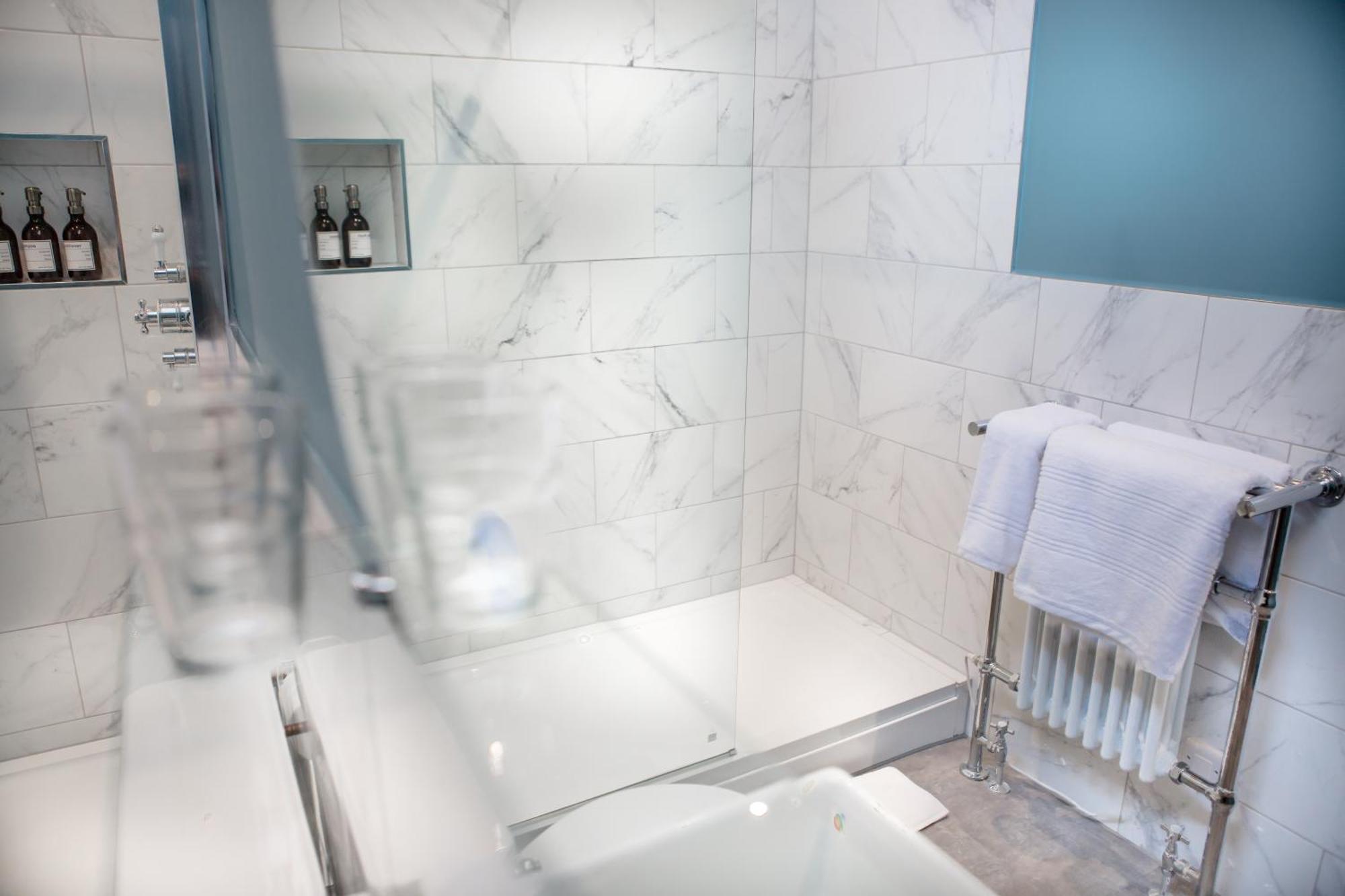 Double Room Private Bathroom
